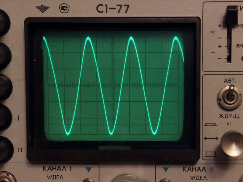 Сигнал осциллографа. Осциллограф с1-77. Осциллограф edux1002g. Осциллограф 77c01. УСЗ на осциллографе.
