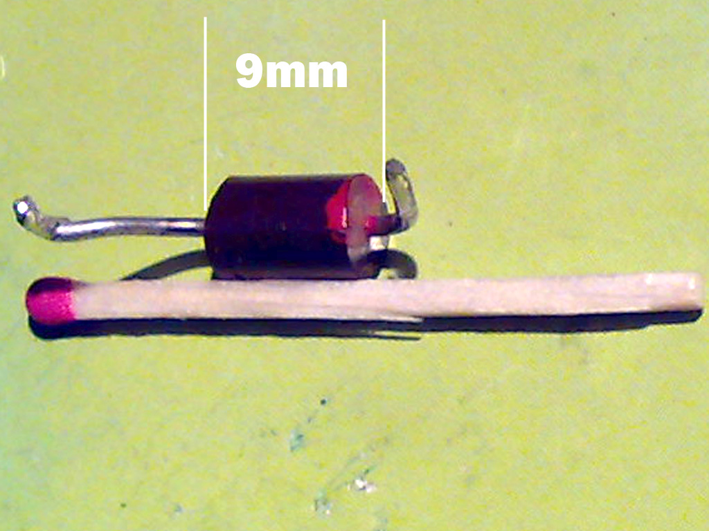 Диод пластмассовый корпус. Диод в пластмассовом корпусе. Диод с зеленой точкой. Советские диоды в пластиковом корпусе. Советские стабилитроны.